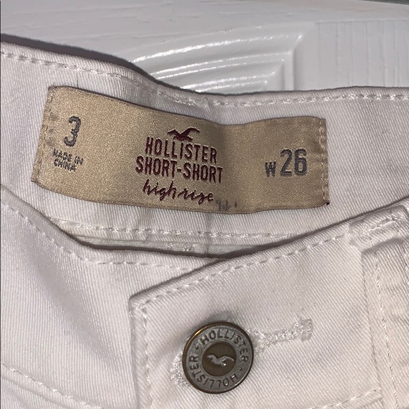 Hollister Girls White Denim Shorts - Picture 2 of 5